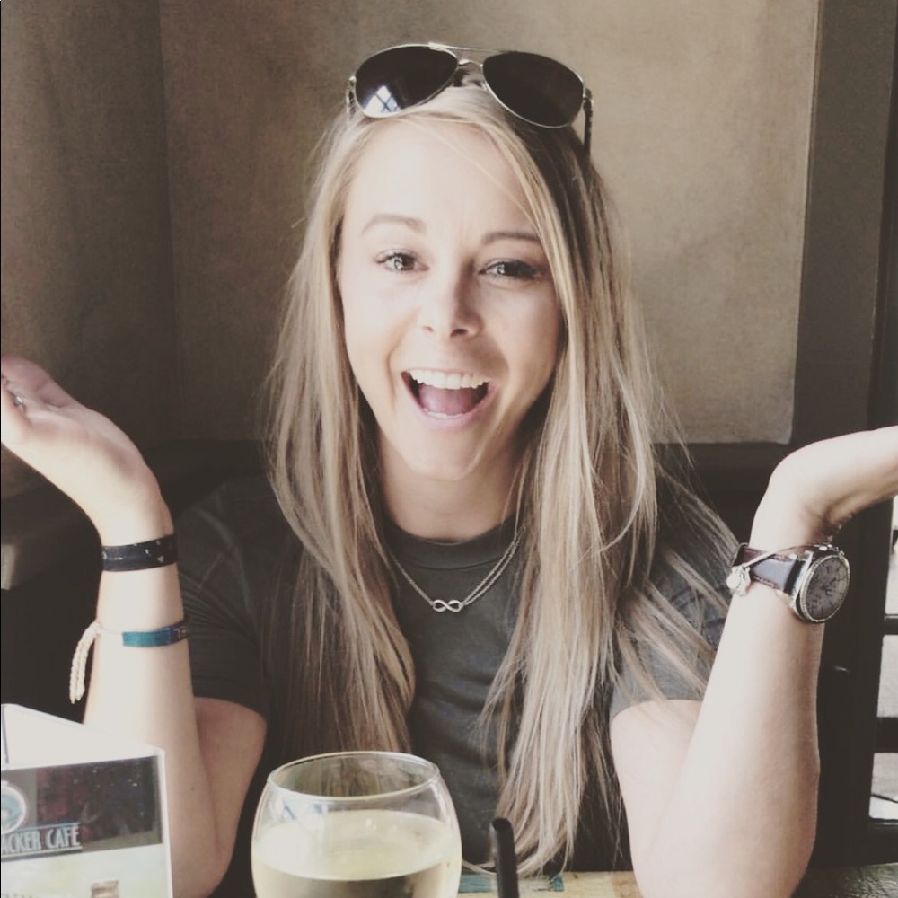 MEET YOUR POSHER 🤙🏼